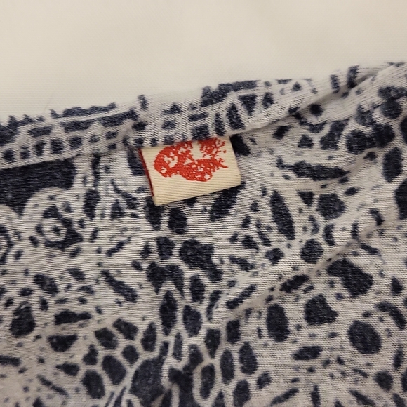 Curious Gypsy Short Sleeve T-Shirt Sheer Boho Hippie Grey White Women'sM - Picture 13 of 13